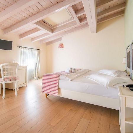 Hotel Villa Moron Неґрар Екстер'єр фото