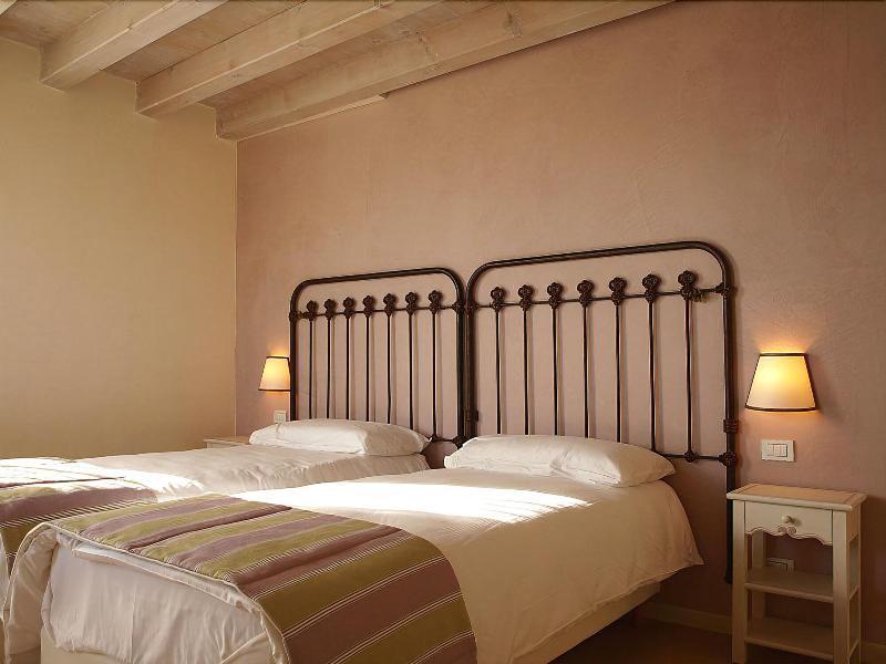 Hotel Villa Moron Неґрар Екстер'єр фото
