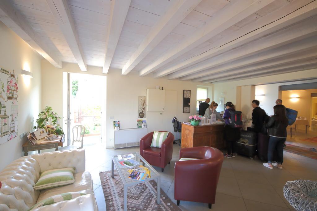 Hotel Villa Moron Неґрар Екстер'єр фото