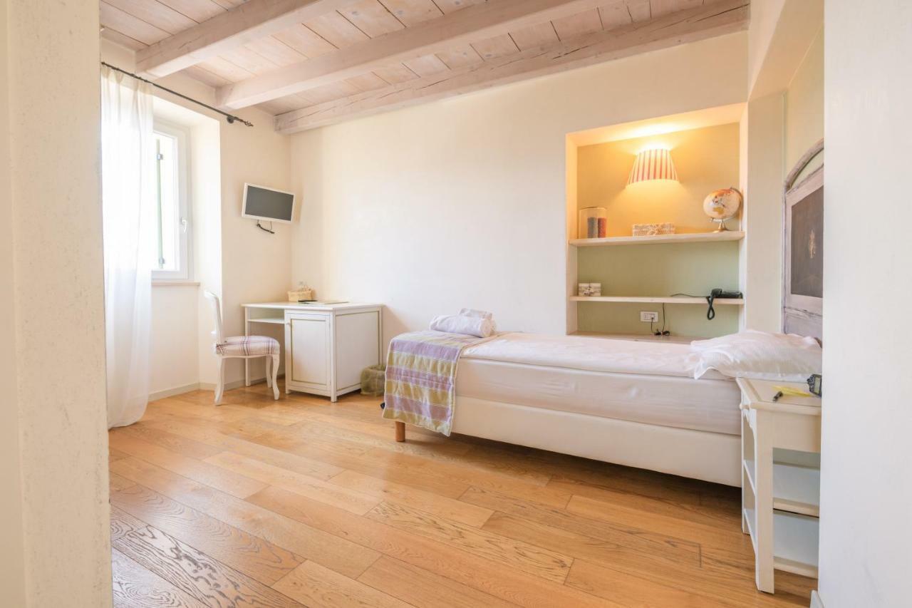 Hotel Villa Moron Неґрар Екстер'єр фото